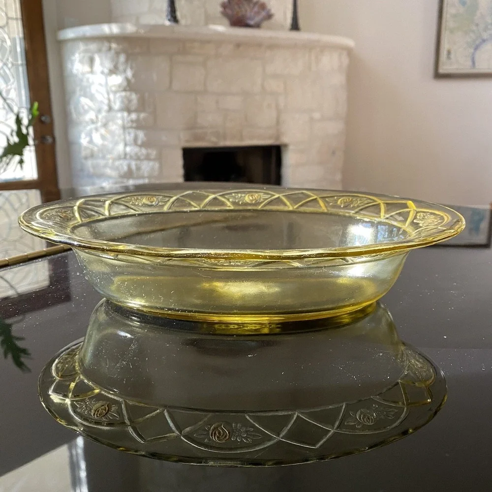 Vintage Federal Rosemary Dutch Rose Amber Depression Glass Oval Serving Bowl 10